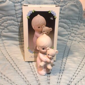 Enesco Precious Moments-Jesus Loves Me